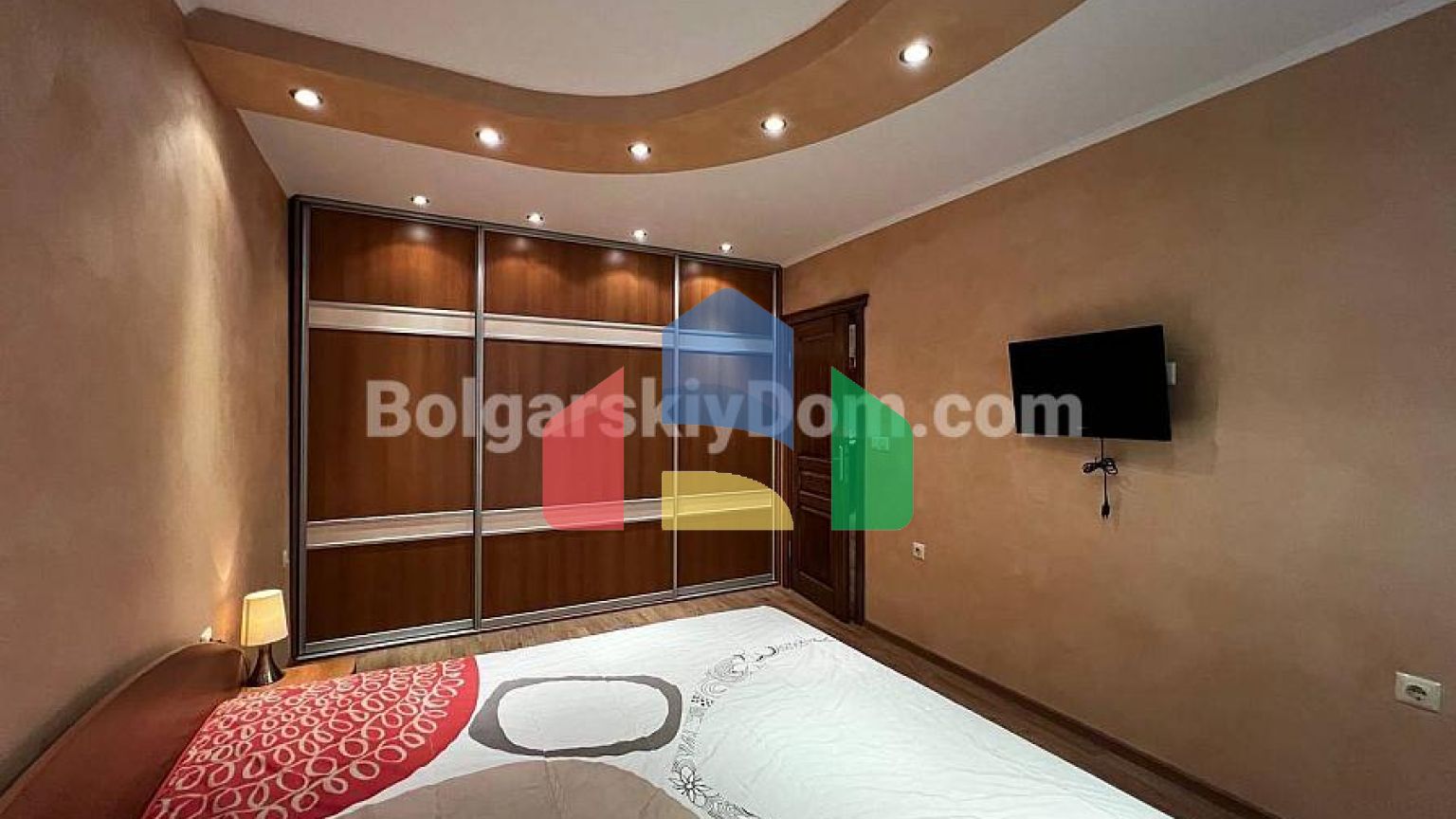 Трикімнатна квартира в Бургасі