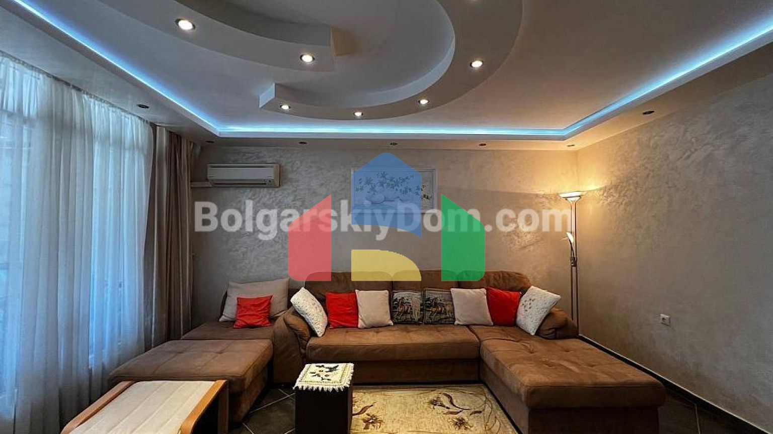 Трикімнатна квартира в Бургасі