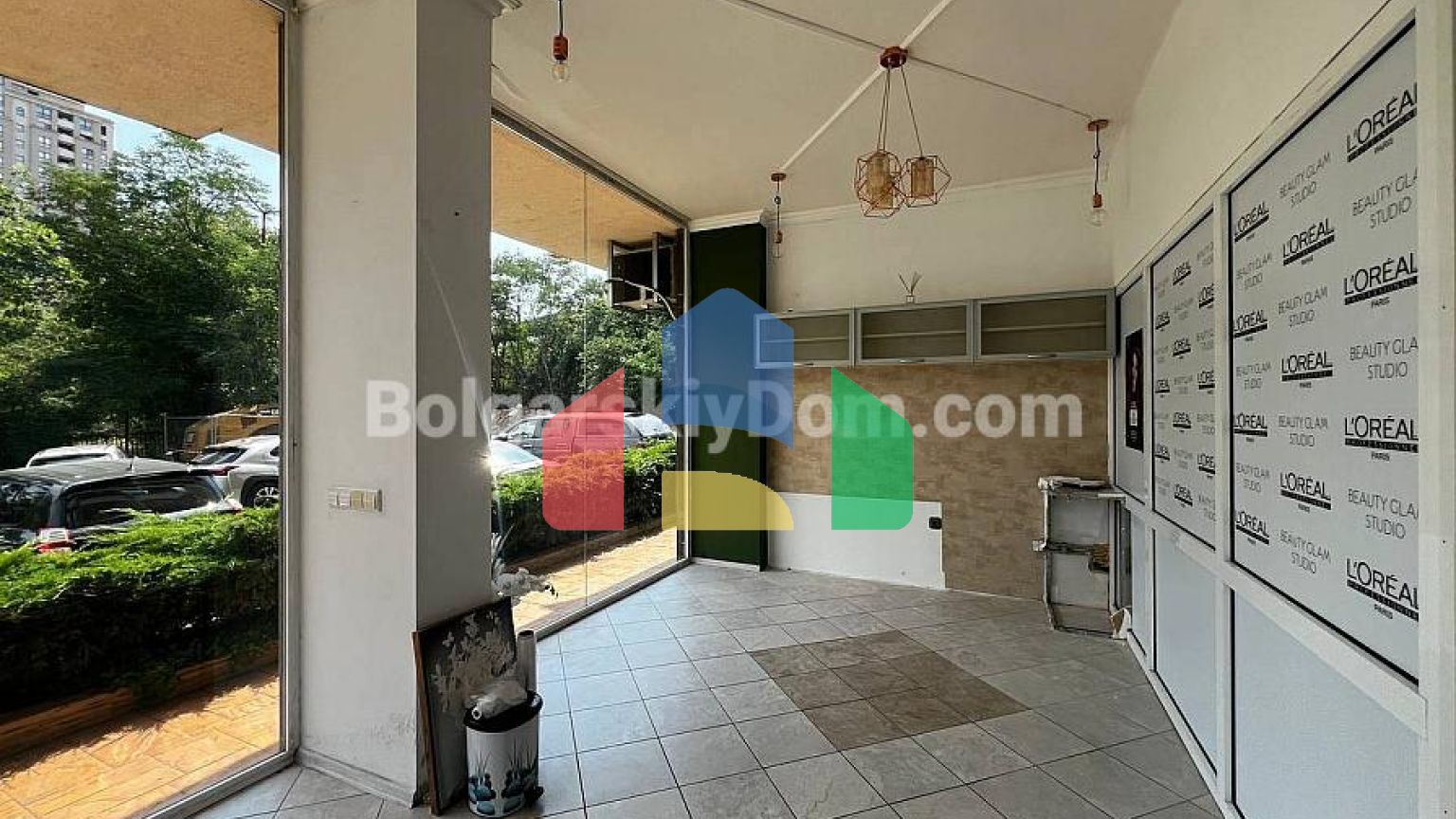 Офіс в житловому комплексі