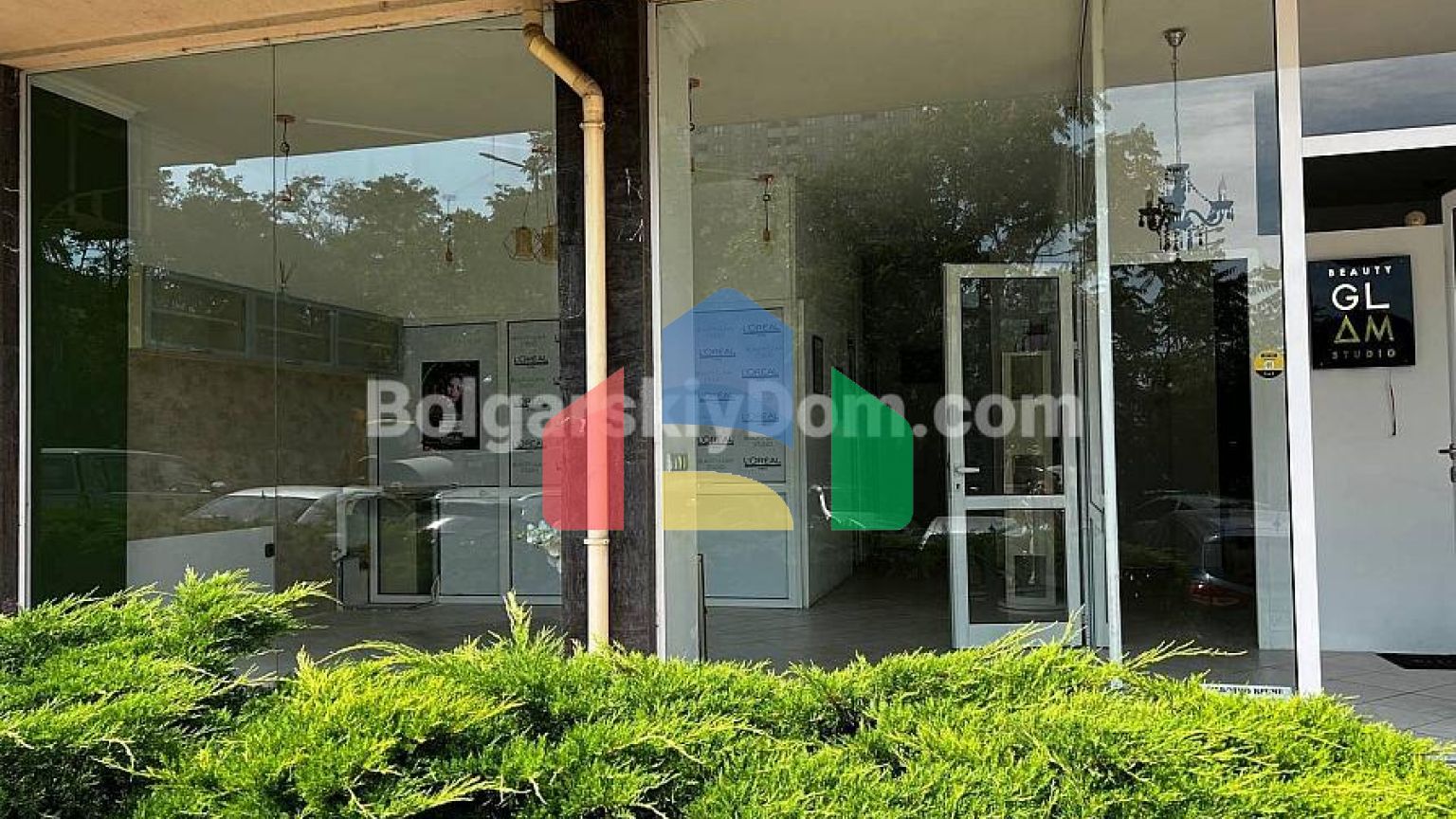 Офіс в житловому комплексі