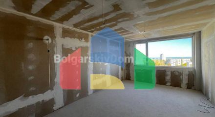 Трикімнатна квартира в Зорниця