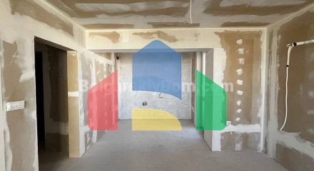 Трикімнатна квартира в Зорниця