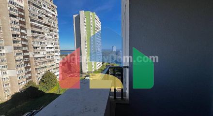 Трикімнатна квартира в Зорниця