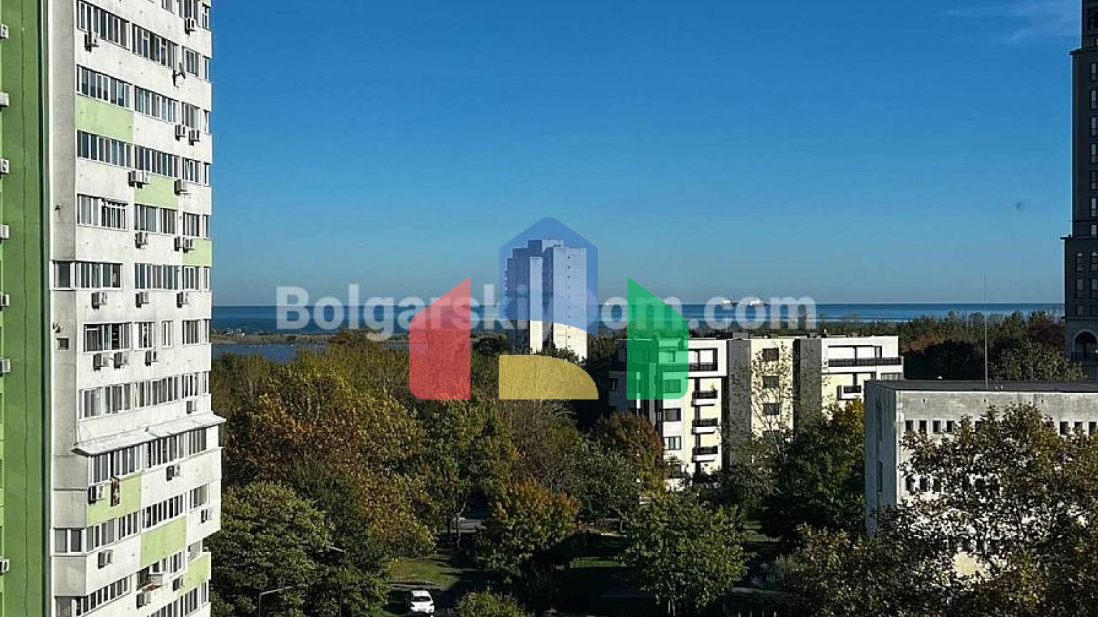 Трикімнатна квартира в Зорниця