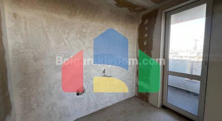 Трикімнатна квартира в Зорниця