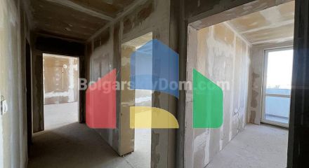 Трикімнатна квартира в Зорниця