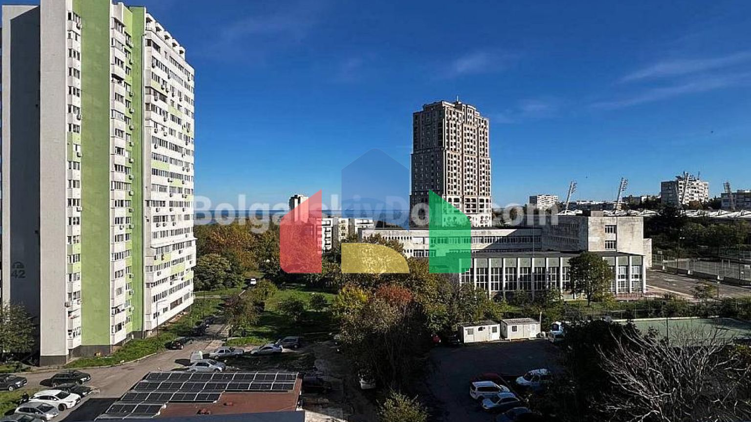 Трикімнатна квартира в Зорниця