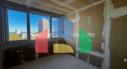 Трикімнатна квартира в Зорниця