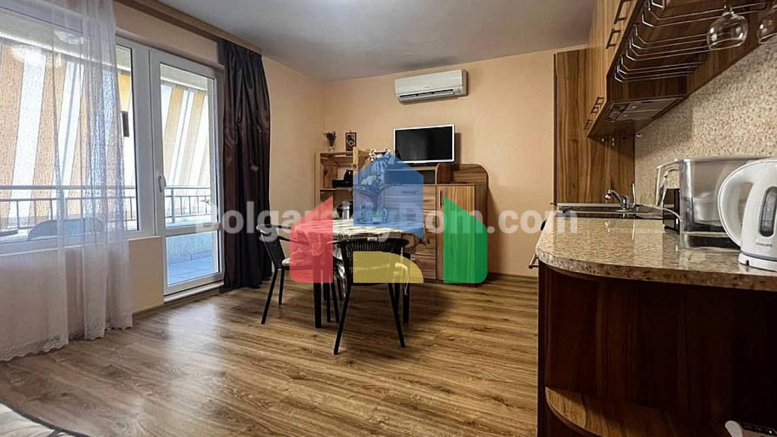 Двокімнатна квартира в Пайнс Біч Резорт