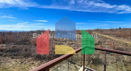 Трикімнатна квартира в Бялі