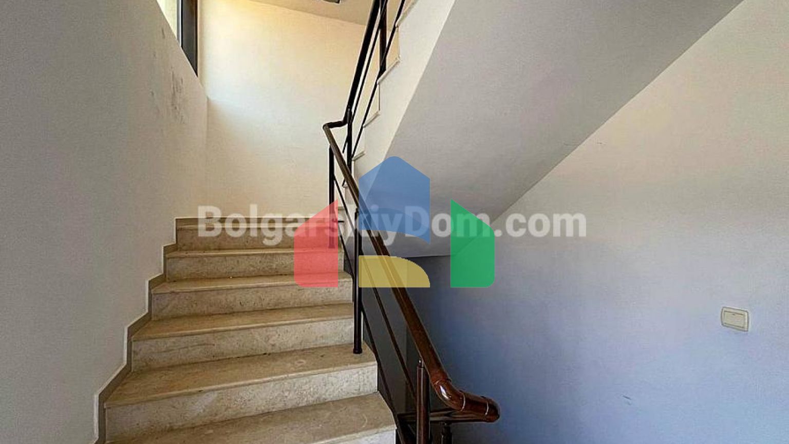 Трикімнатна квартира в Бялі