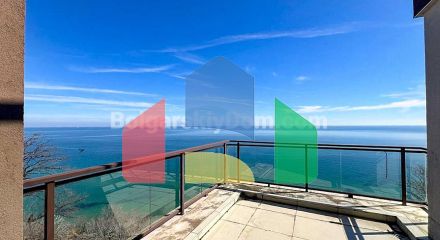 Трикімнатна квартира в Бялі