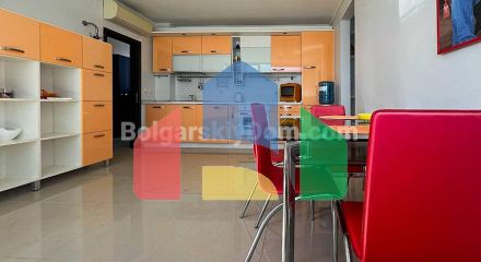 Трикімнатна квартира в Бялі