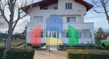 Дом в Бяле