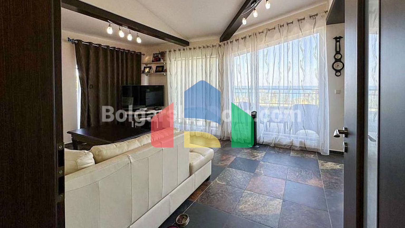 Трикімнатна квартира в Пайнс Біч