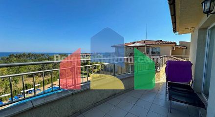 Трикімнатна квартира в Пайнс Біч