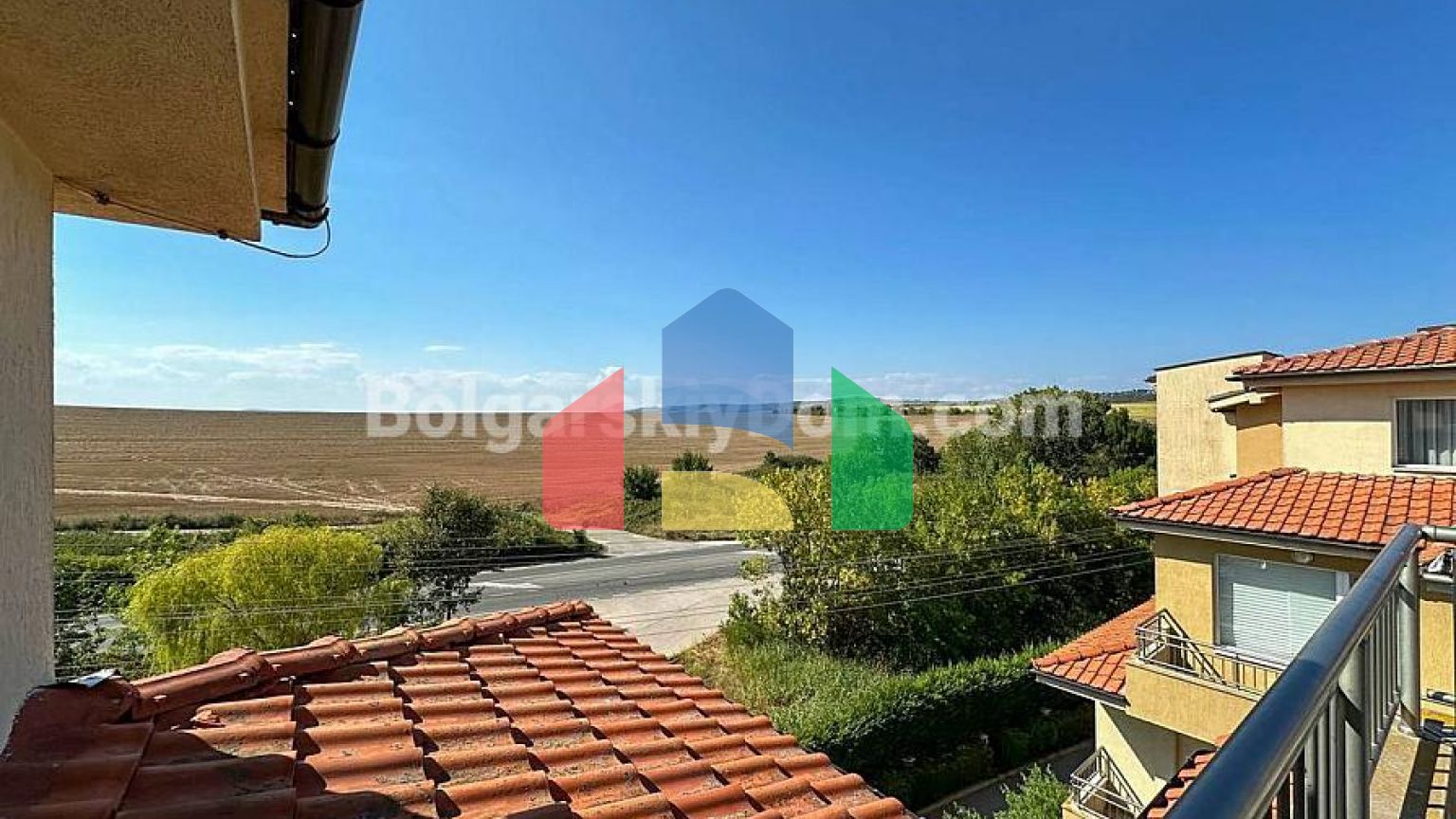 Трикімнатна квартира в Пайнс Біч