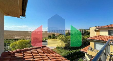 Трикімнатна квартира в Пайнс Біч