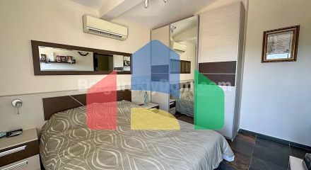 Трикімнатна квартира в Пайнс Біч