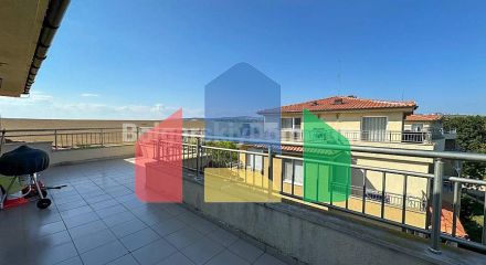 Трикімнатна квартира в Пайнс Біч