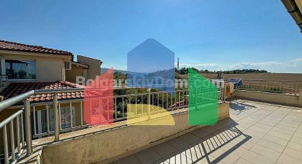 Трикімнатна квартира в Пайнс Біч