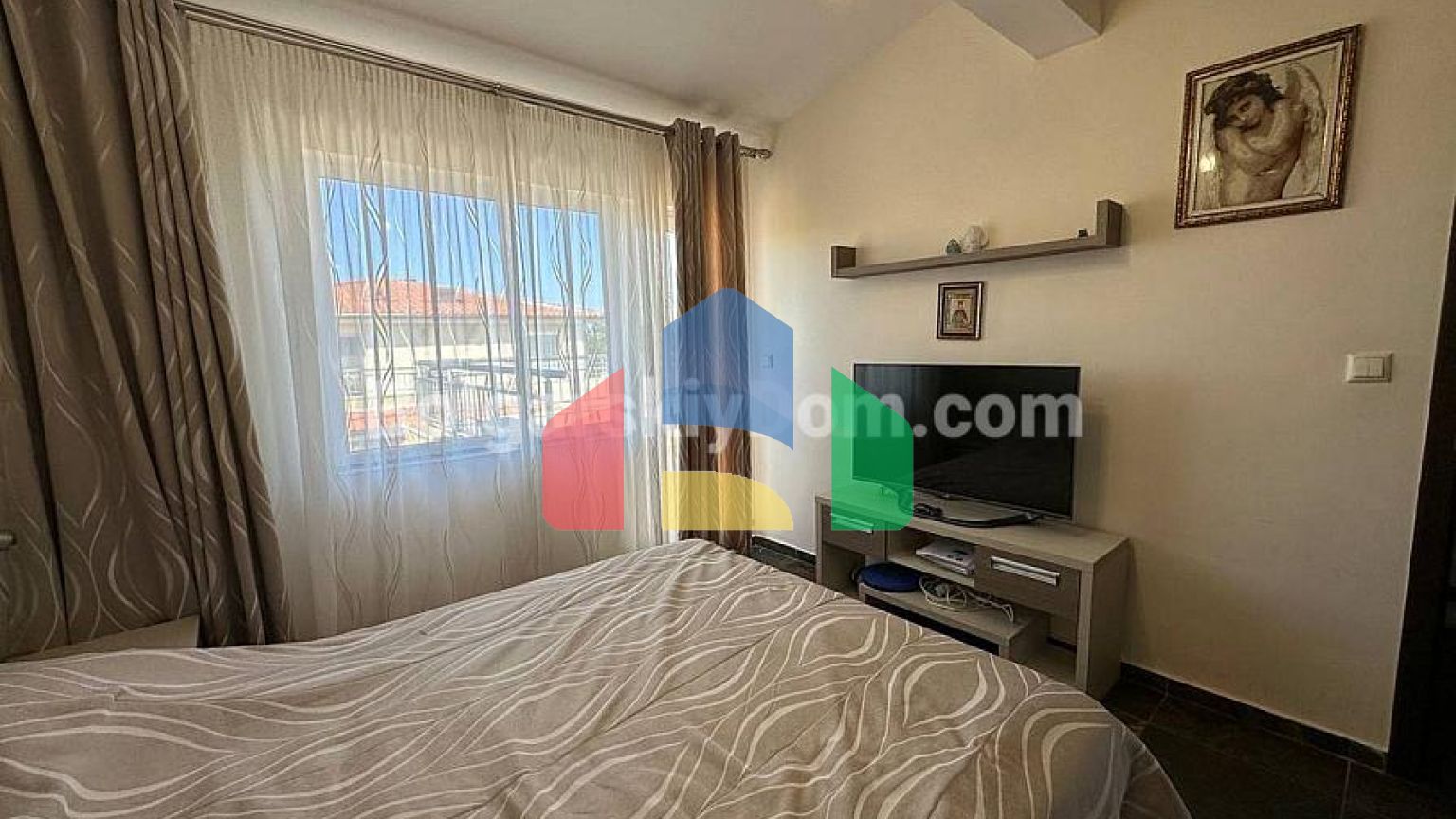 Трикімнатна квартира в Пайнс Біч