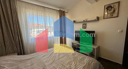 Трикімнатна квартира в Пайнс Біч