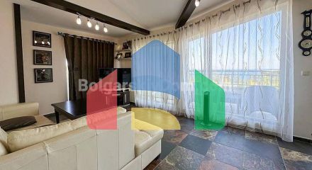 Трикімнатна квартира в Пайнс Біч