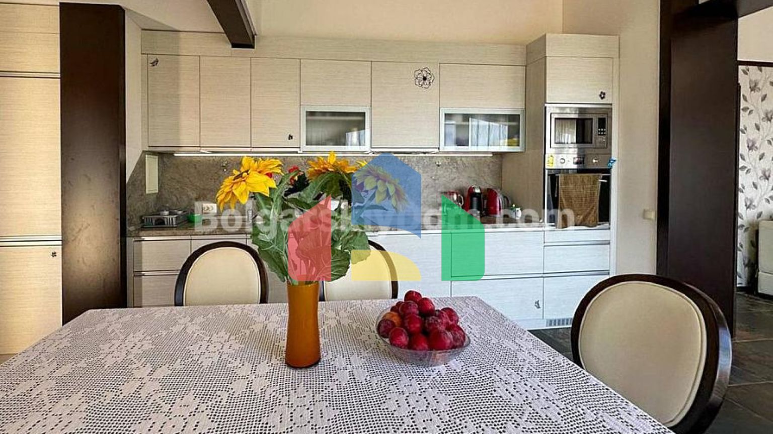 Трикімнатна квартира в Пайнс Біч