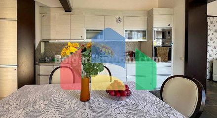 Трикімнатна квартира в Пайнс Біч