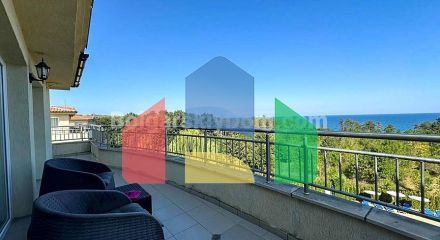 Трикімнатна квартира в Пайнс Біч