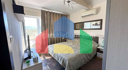 Трикімнатна квартира в Пайнс Біч