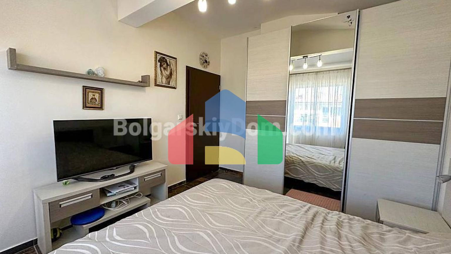 Трикімнатна квартира в Пайнс Біч