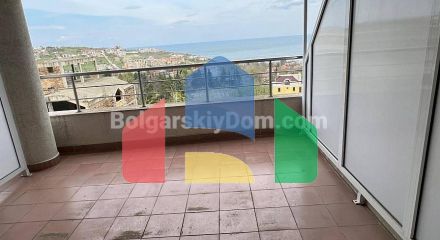 Трикімнатна квартира в Бялі