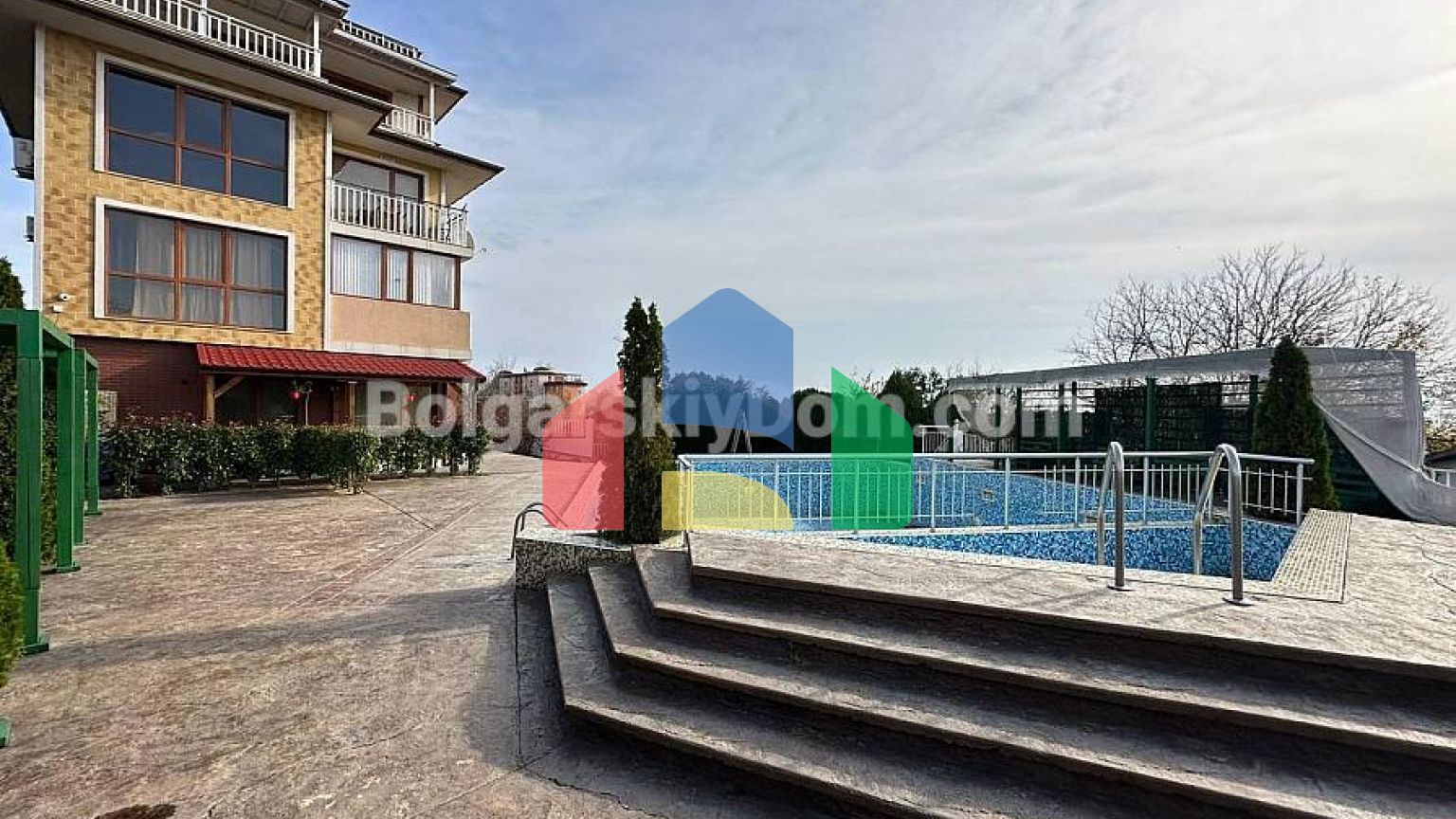 Трехкомнатная квартира в Аспро Марина