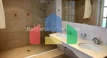 Трехкомнатная квартира во Флорес Гарден