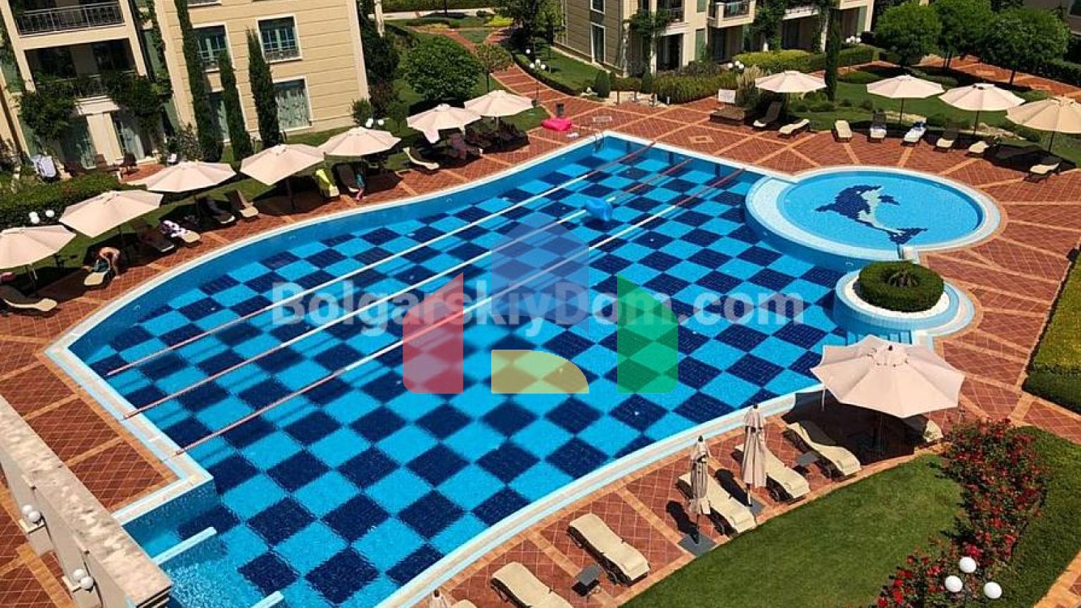 Трикімнатна квартира у Флорес Гарден