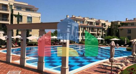 Трикімнатна квартира у Флорес Гарден