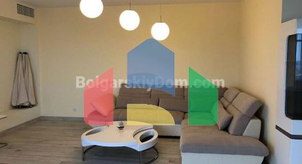 Трикімнатна квартира у Флорес Гарден