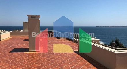 Трикімнатна квартира у Флорес Гарден