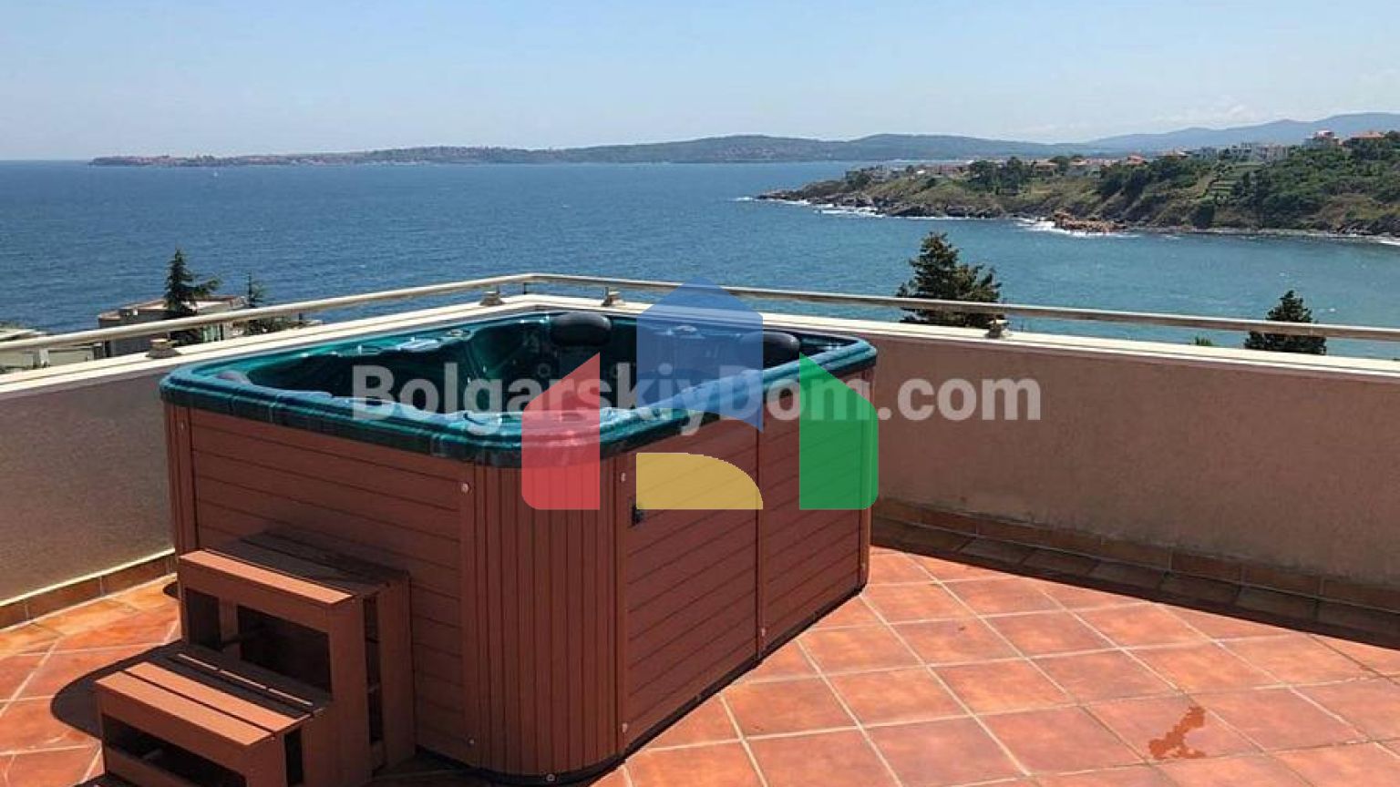 Трикімнатна квартира у Флорес Гарден