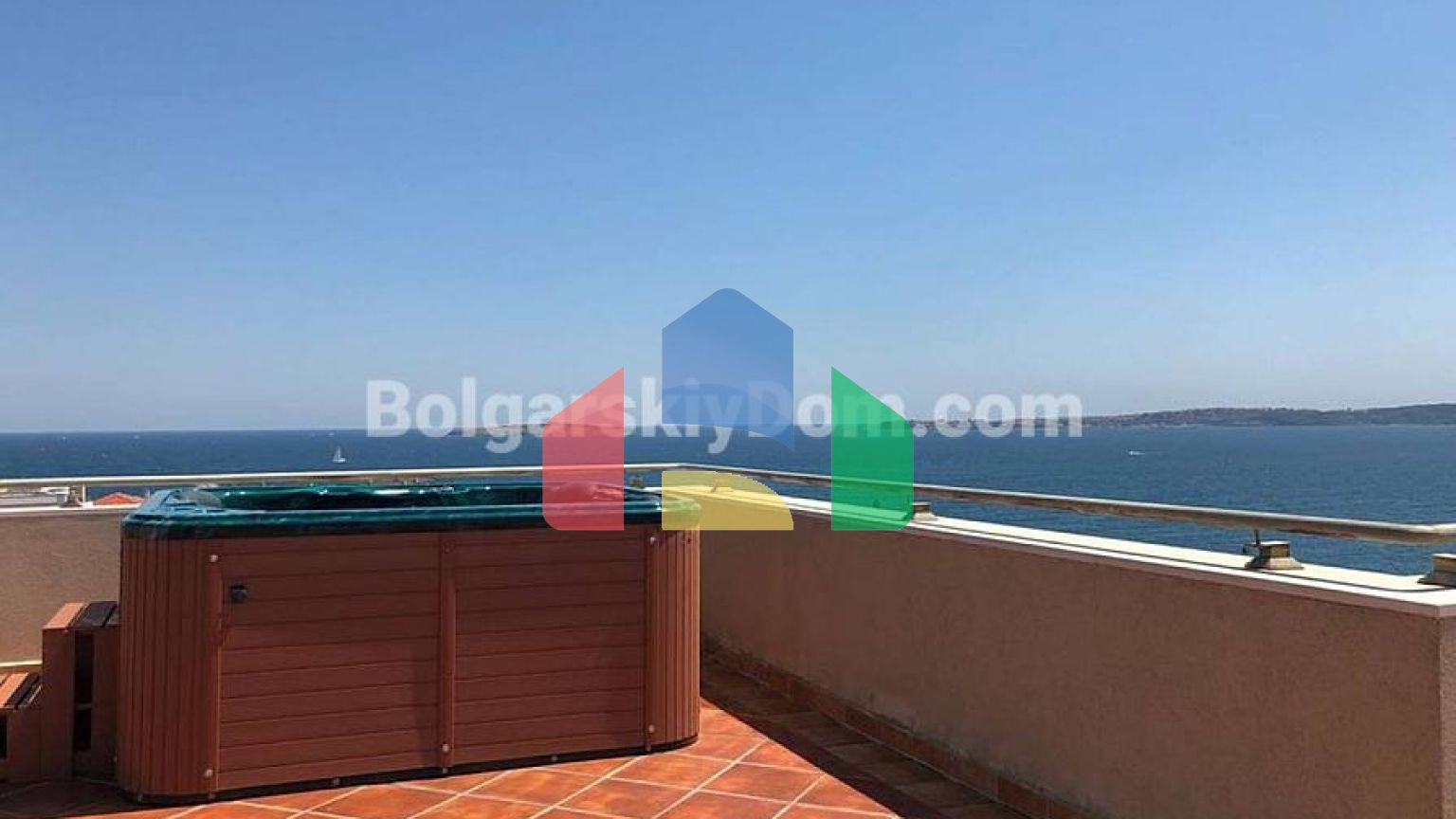 Трикімнатна квартира у Флорес Гарден