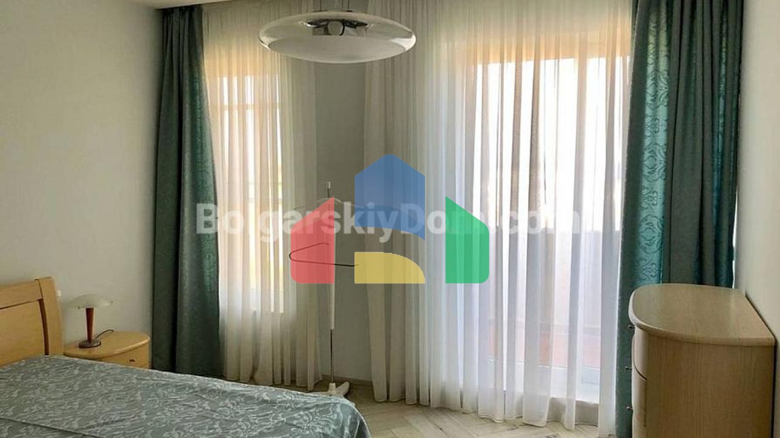 Трикімнатна квартира у Флорес Гарден