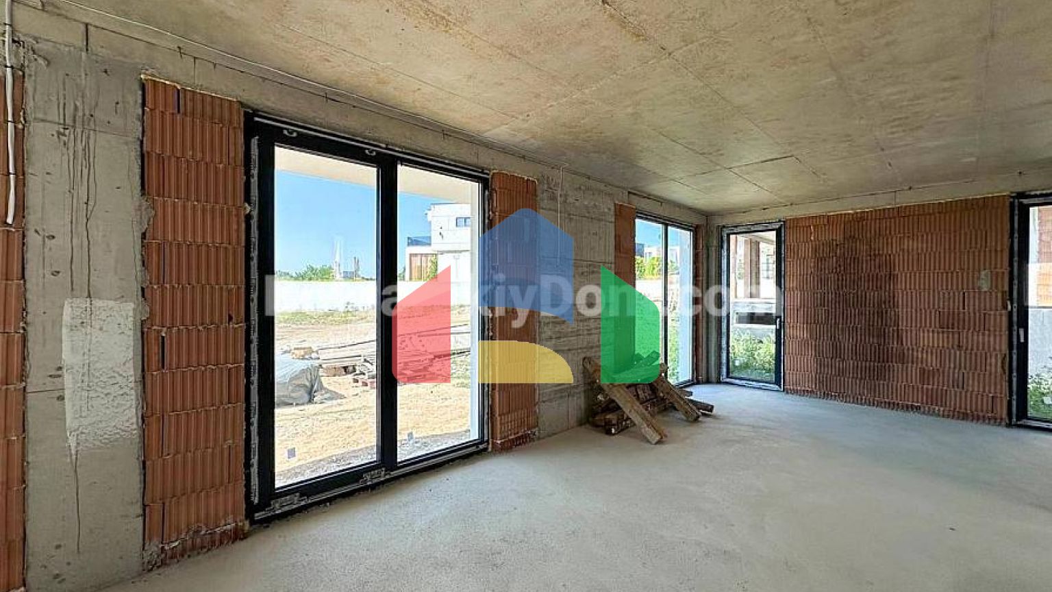 Дом в Санни Айленд