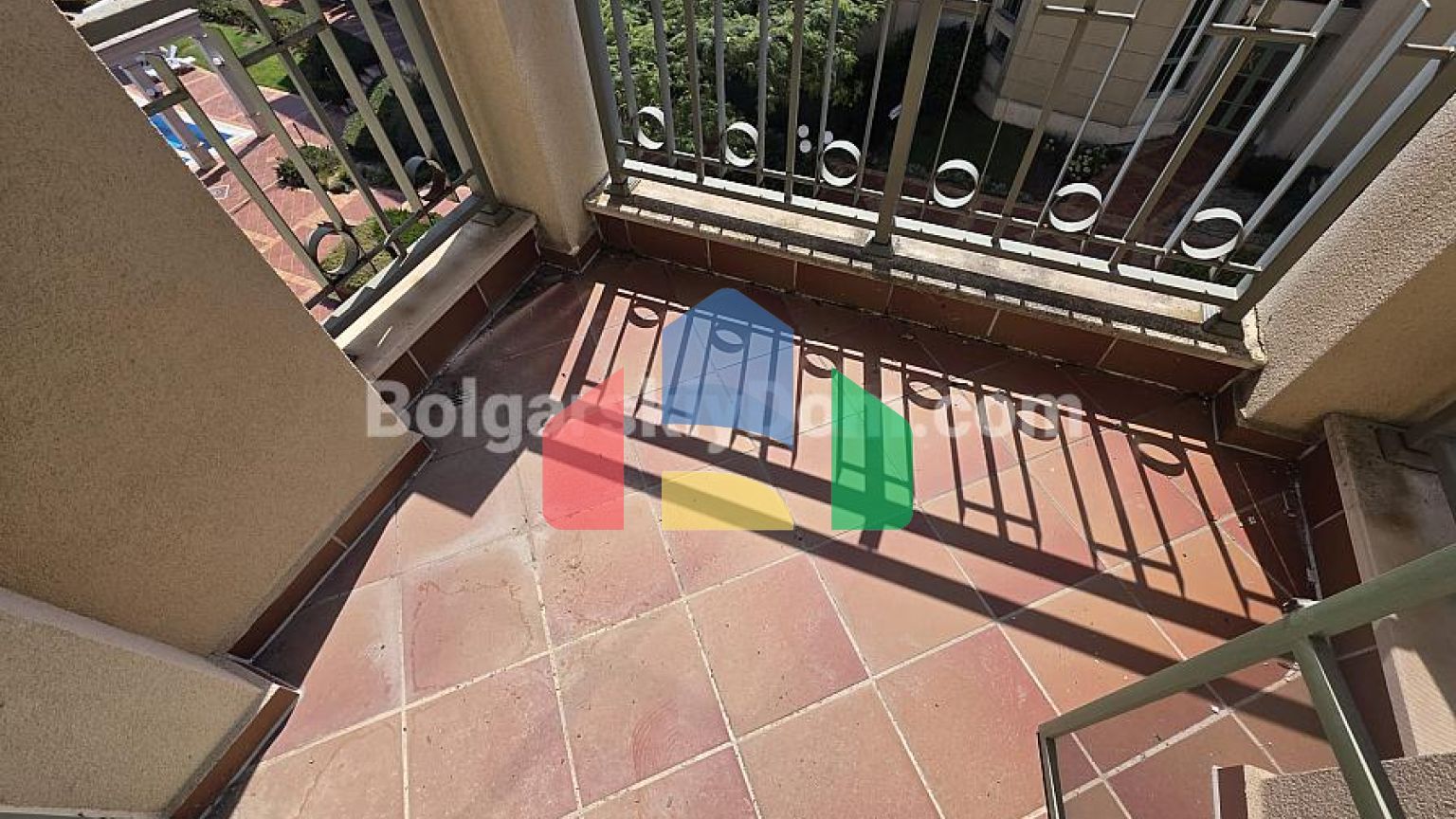 Трикімнатна квартира у Флорес Гарден