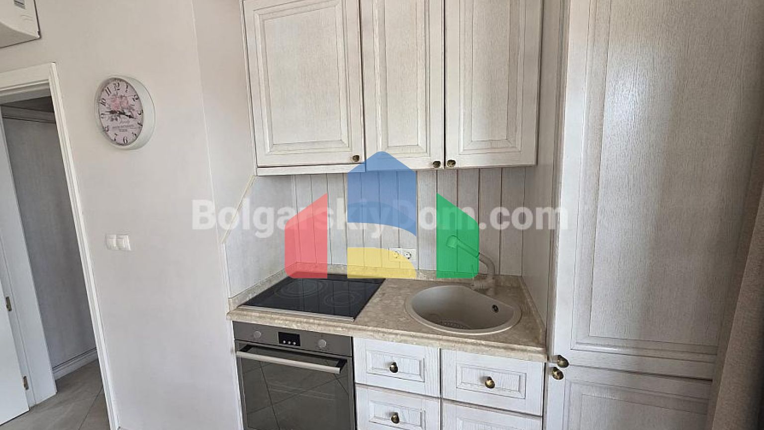 Трикімнатна квартира у Флорес Гарден