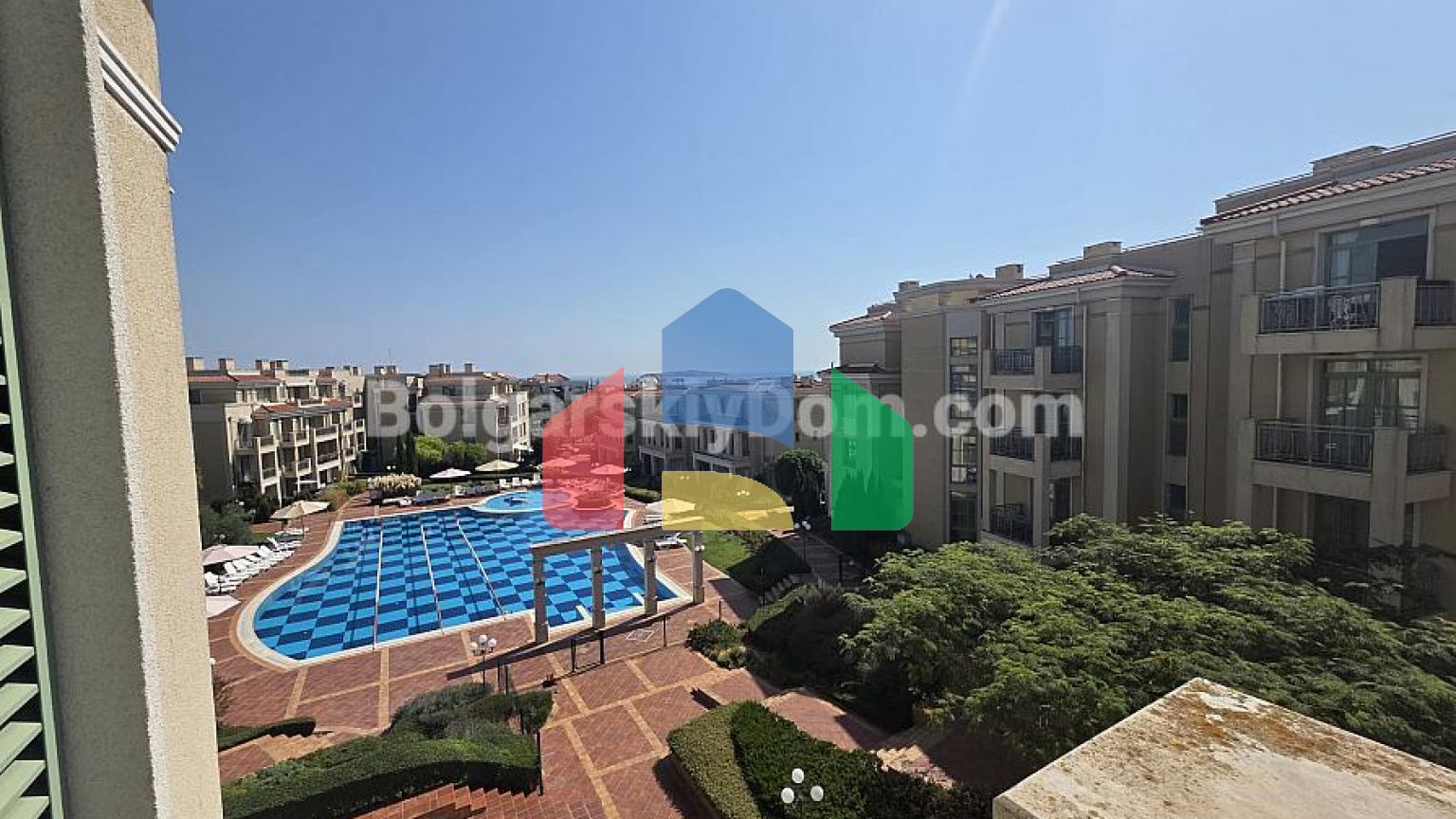 Трикімнатна квартира у Флорес Гарден