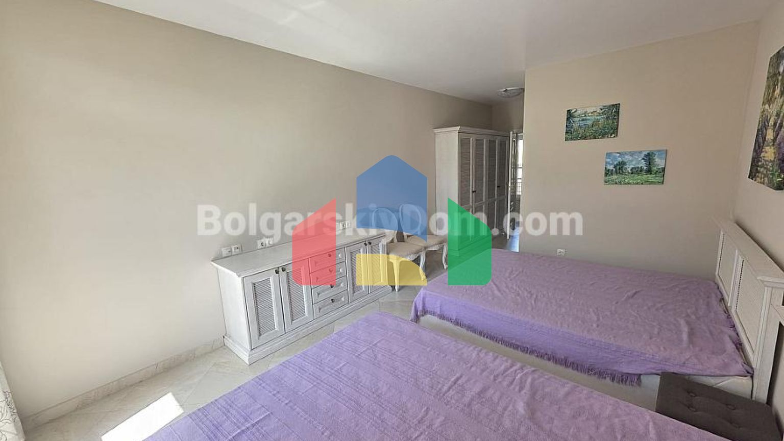 Трикімнатна квартира у Флорес Гарден