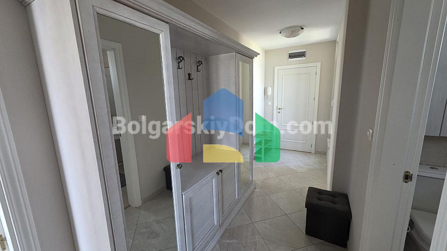 Трикімнатна квартира у Флорес Гарден