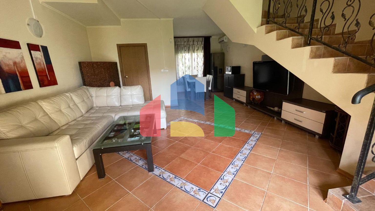 Дом в закрытом коттеджном поселке в Болгарии, локация Елените